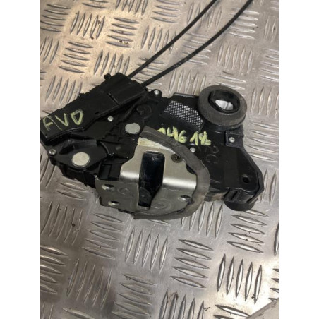 Serrure avant droit TOYOTA YARIS 2 PHASE 1 d’occasion