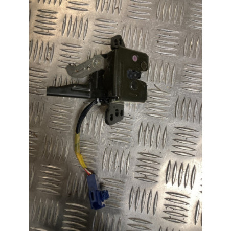Serrure de coffre TOYOTA YARIS 2 PHASE 1 d’occasion