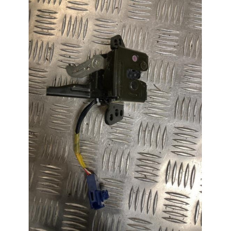 Serrure de coffre TOYOTA YARIS 2 PHASE 1 d’occasion