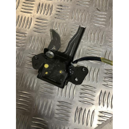 Serrure de coffre TOYOTA YARIS 2 PHASE 1 d’occasion