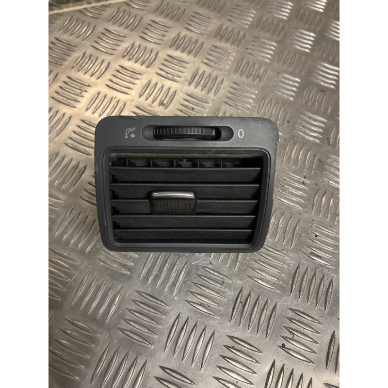 Aerateur tableau de bord avant droit VOLKSWAGEN GOLF 5 d’occasion