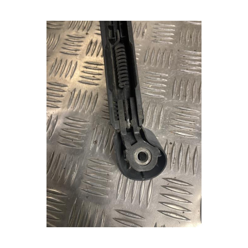 Bras essuie glace arriere VOLKSWAGEN GOLF 5 d’occasion