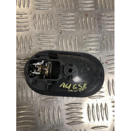 Poignee interieur avant droit RENAULT TWINGO 2 PHASE 1 d’occasion