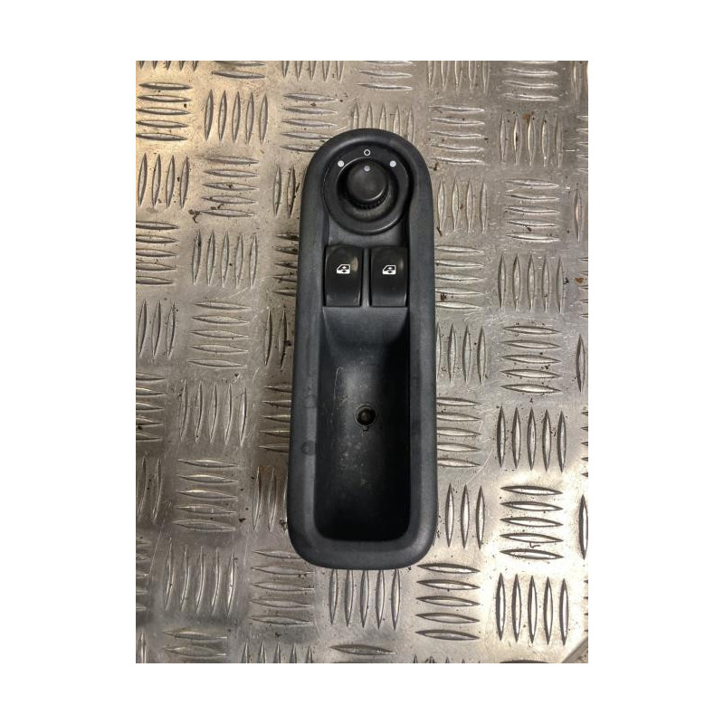 Interrupteur de leve vitre avant gauche RENAULT TWINGO 2 PHASE 1 d’occasion