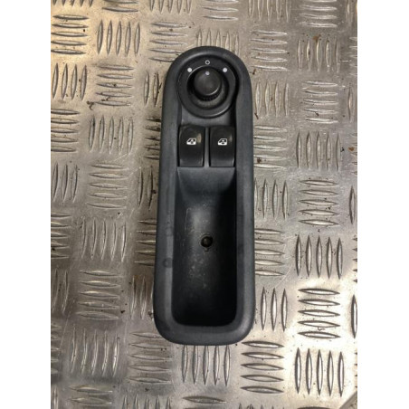 Interrupteur de leve vitre avant gauche RENAULT TWINGO 2 PHASE 1 d’occasion