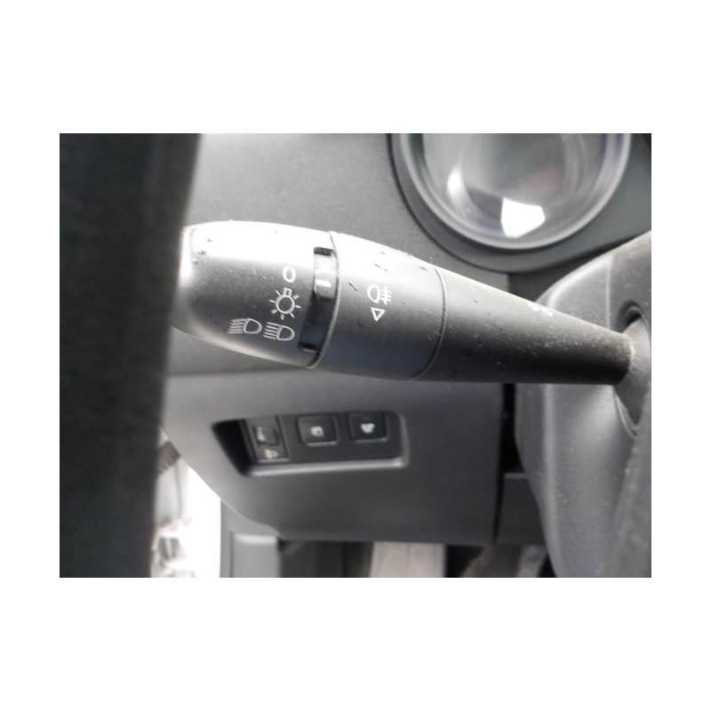 Vitre avant gauche CITROEN C4 2 PHASE 1 d’occasion