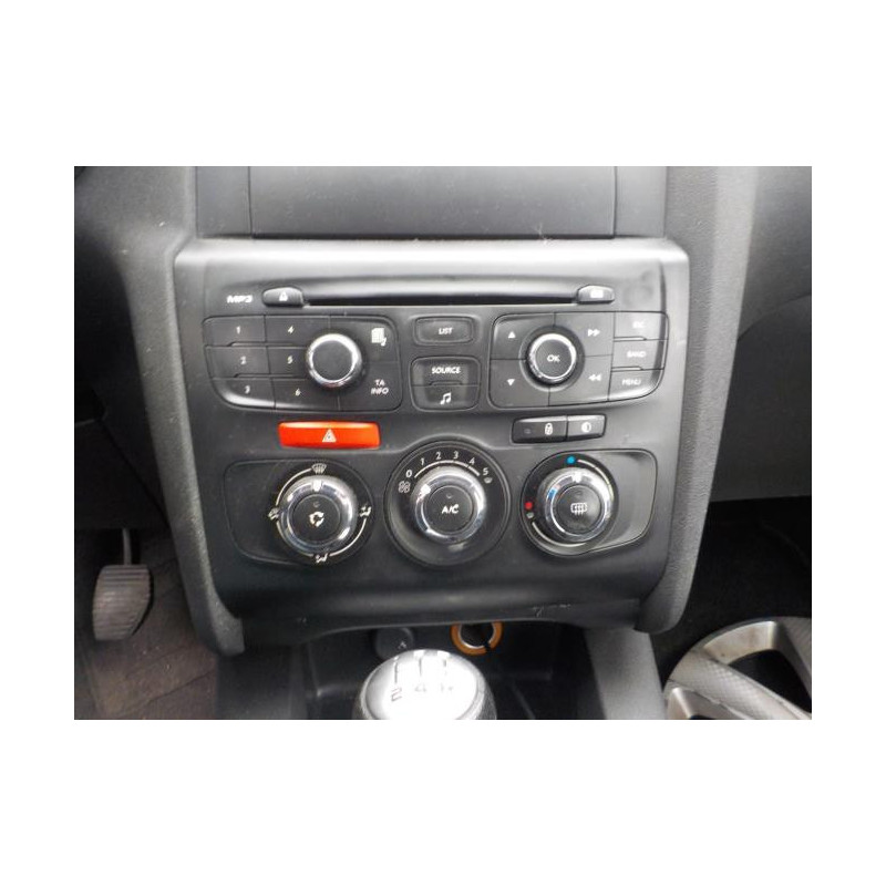 Vitre avant gauche CITROEN C4 2 PHASE 1 d’occasion