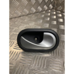 Poignee interieur avant droit RENAULT CLIO 3 PHASE 1 BREAK d’occasion
