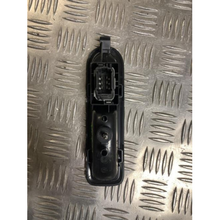 Interrupteur de leve vitre arriere gauche RENAULT CLIO 3 PHASE 1 BREAK d’occasion