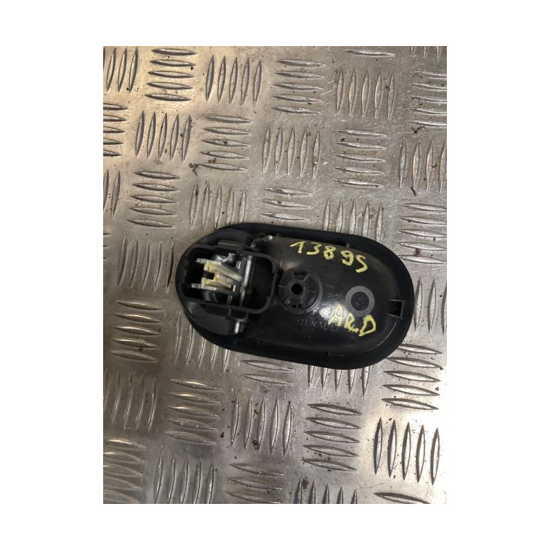 Poignee interieur arriere droit RENAULT CLIO 3 PHASE 1 BREAK d’occasion