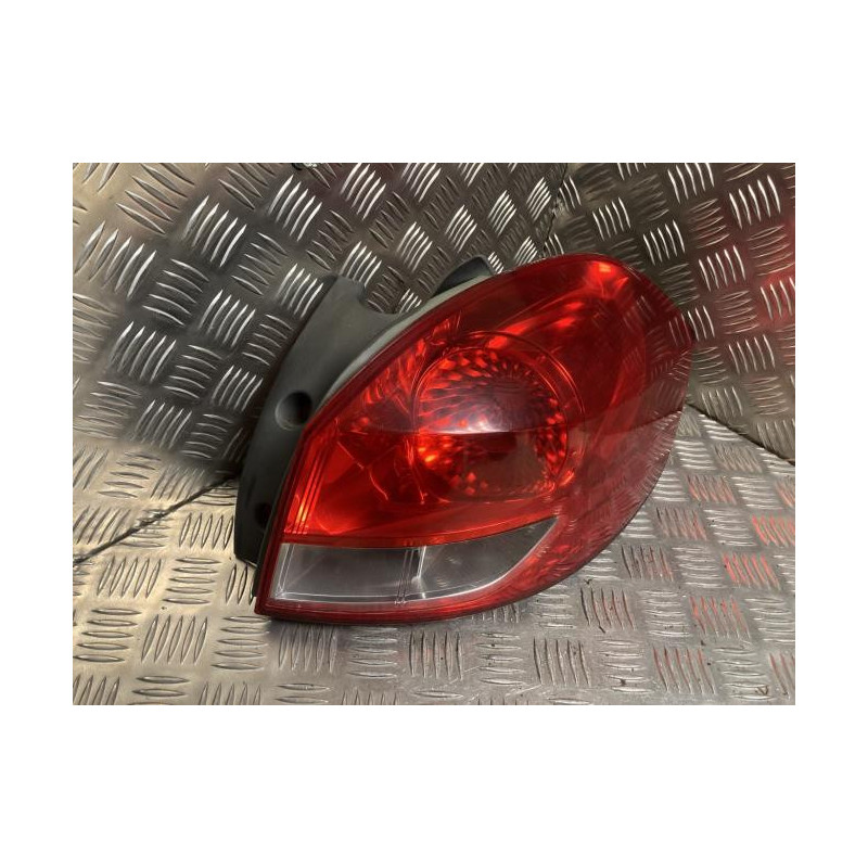 Feu arriere principal droit (feux) RENAULT CLIO 3 PHASE 1 BREAK d’occasion