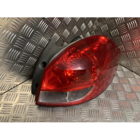 Feu arriere principal droit (feux) RENAULT CLIO 3 PHASE 1 BREAK d’occasion