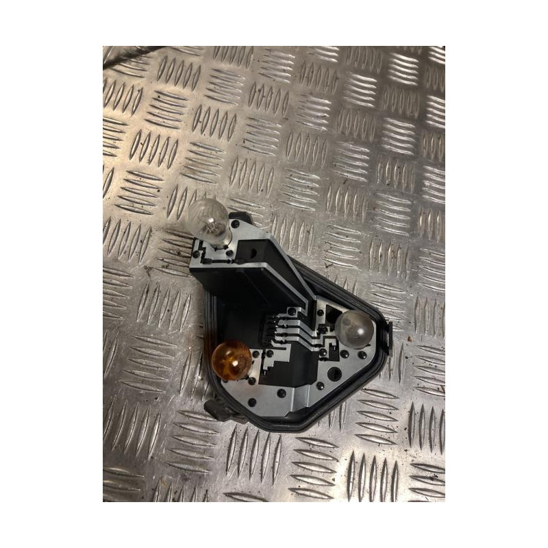 Platine feu arriere droit RENAULT CLIO 3 PHASE 1 BREAK d’occasion