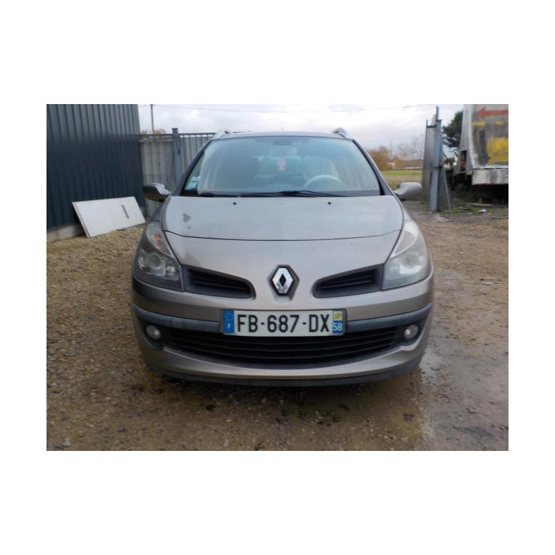 Platine feu arriere droit RENAULT CLIO 3 PHASE 1 BREAK d’occasion