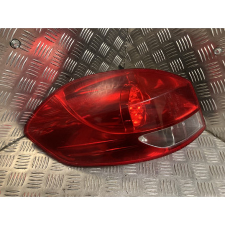 Feu arriere principal gauche (feux) RENAULT CLIO 3 PHASE 1 BREAK d’occasion