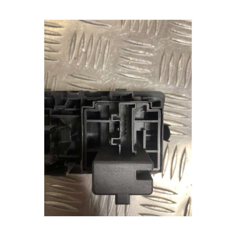 Commande de reglage hauteur de phare RENAULT CLIO 3 PHASE 1 BREAK d’occasion