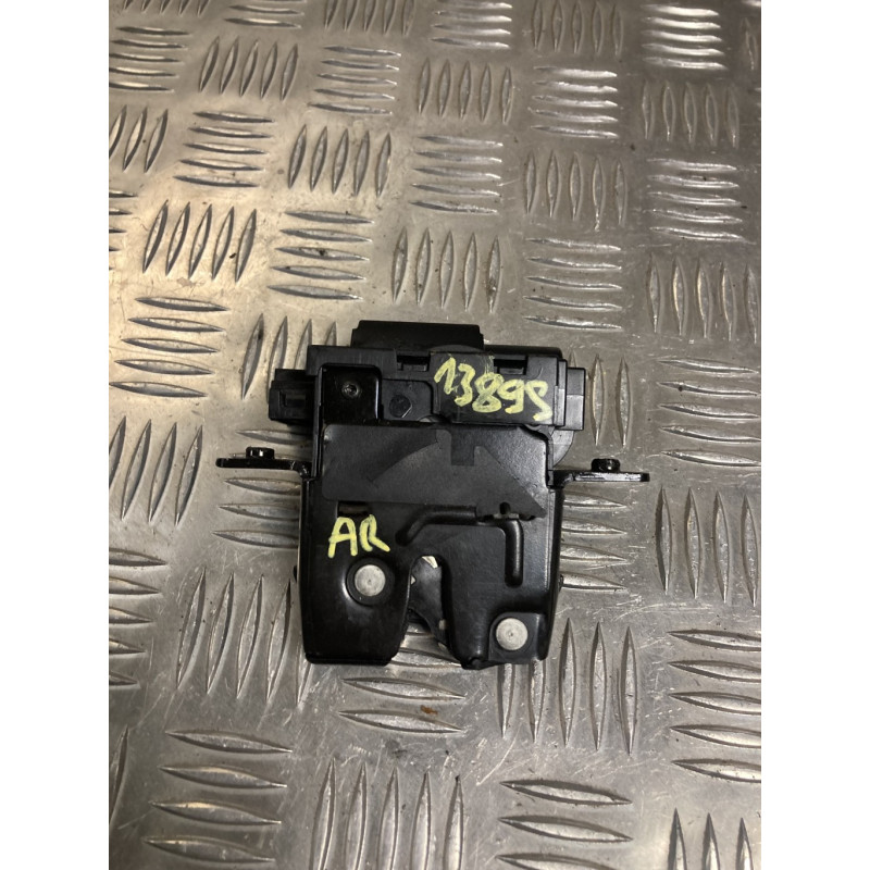Serrure de hayon RENAULT CLIO 3 PHASE 1 BREAK d’occasion