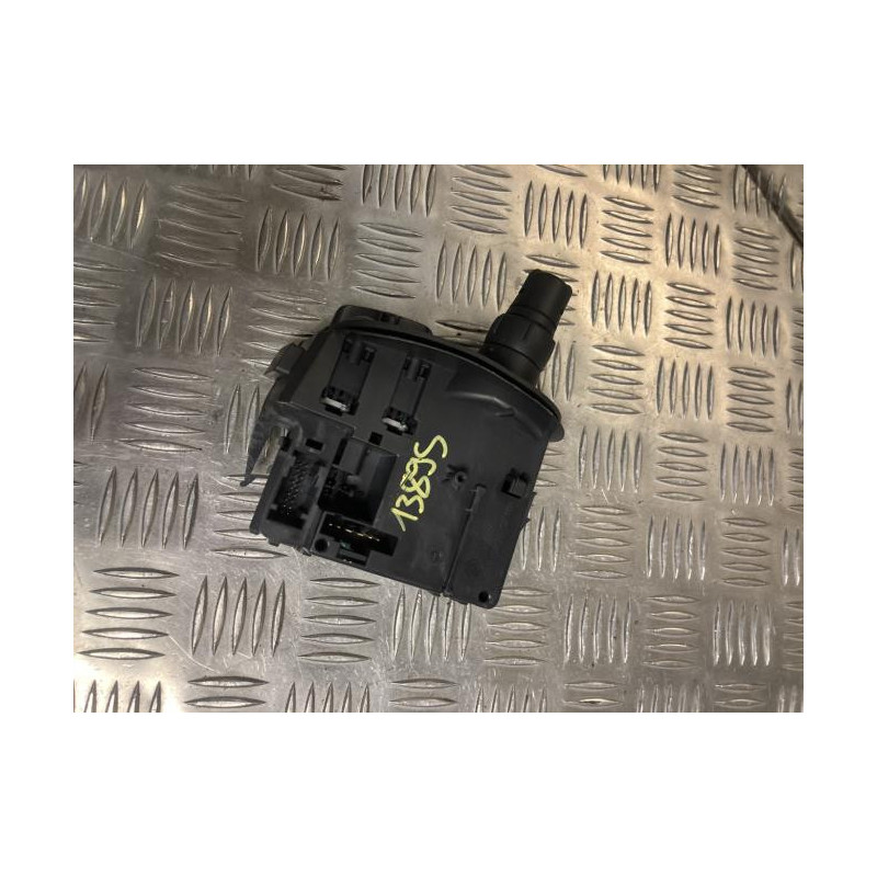 Commodo d'essuie glaces RENAULT CLIO 3 PHASE 1 BREAK d’occasion