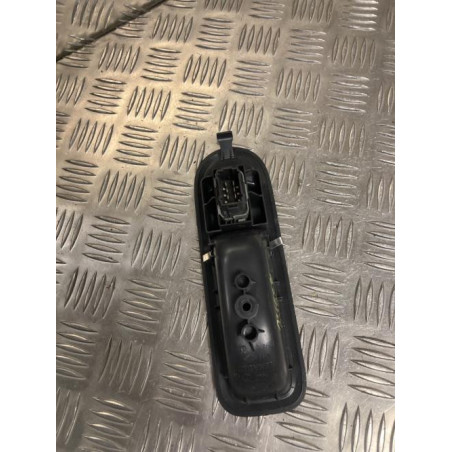 Interrupteur de leve vitre avant droit RENAULT TWINGO 2 PHASE 1 d’occasion