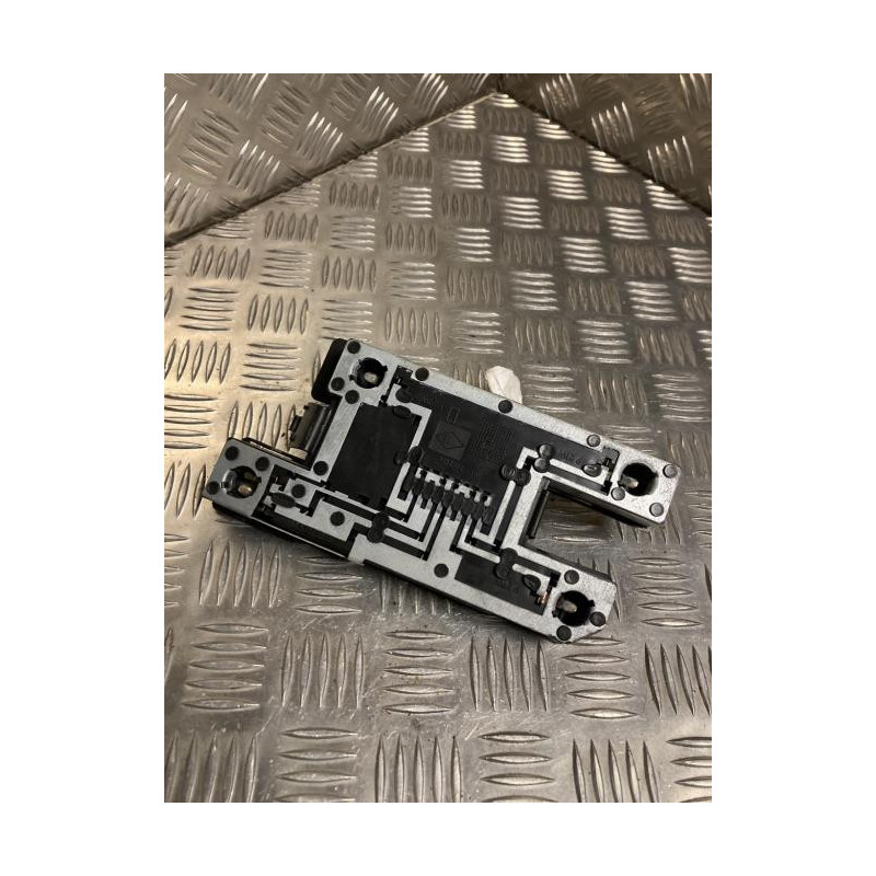 Platine feu arriere droit RENAULT CLIO 1 PHASE 2 d’occasion