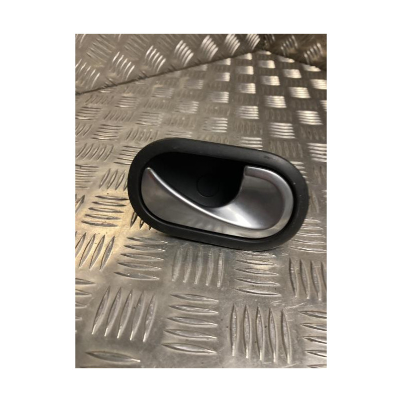Poignee interieur avant droit RENAULT SCENIC 2 PHASE 2 d’occasion