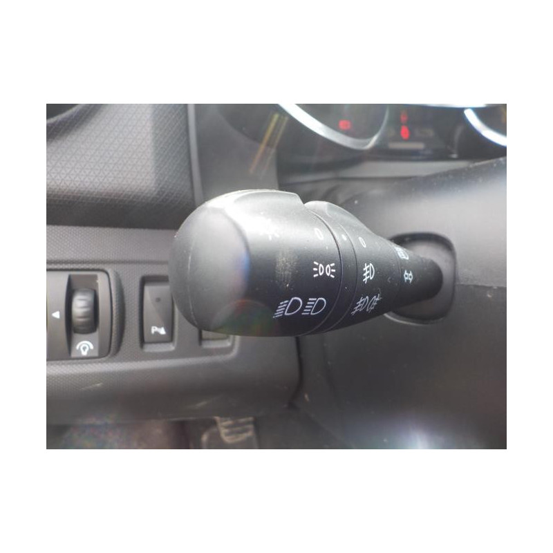 Feu arriere principal droit (feux) RENAULT CLIO 4 PHASE 1 d’occasion