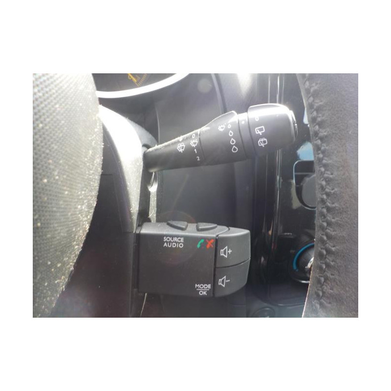 Feu arriere secondaire droit (feux) RENAULT CLIO 4 PHASE 1 d’occasion