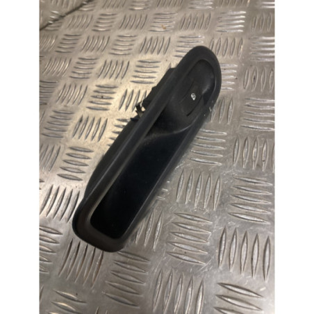 Interrupteur de leve vitre avant droit RENAULT CLIO 3 PHASE 2 d’occasion