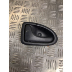 Poignee interieur avant gauche RENAULT CLIO 2 PHASE 1 d’occasion