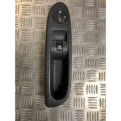 Interrupteur de leve vitre avant droit RENAULT CLIO 2 PHASE 1 d’occasion