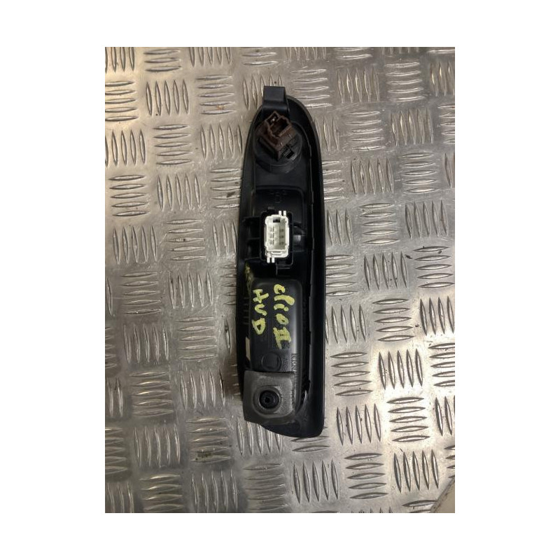 Interrupteur de leve vitre avant droit RENAULT CLIO 2 PHASE 1 d’occasion