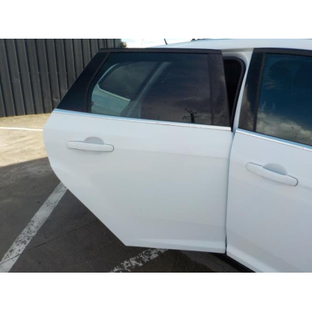 Feu arriere secondaire droit (feux) FORD FOCUS 3 PHASE 2 BREAK d’occasion