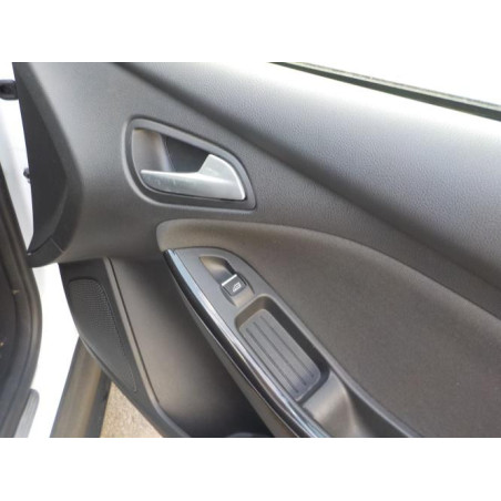 Porte avant droit FORD FOCUS 3 PHASE 2 BREAK d’occasion