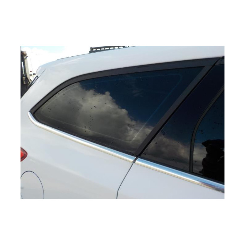 Porte avant droit FORD FOCUS 3 PHASE 2 BREAK d’occasion