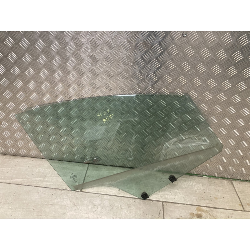 Vitre avant droit PEUGEOT 5008 1 PHASE 1 d’occasion