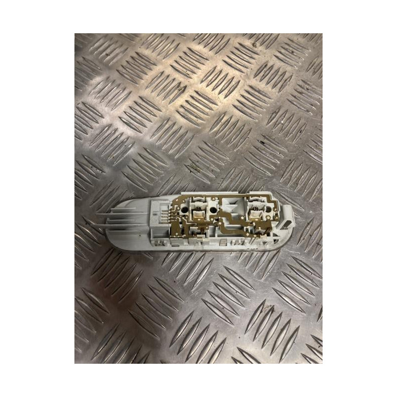 Eclairage de plafonnier RENAULT CLIO 3 PHASE 1 BREAK d’occasion