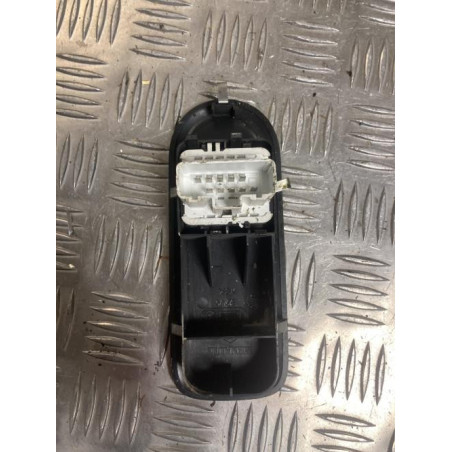 Interrupteur de leve vitre avant gauche RENAULT CLIO 3 PHASE 1 d’occasion