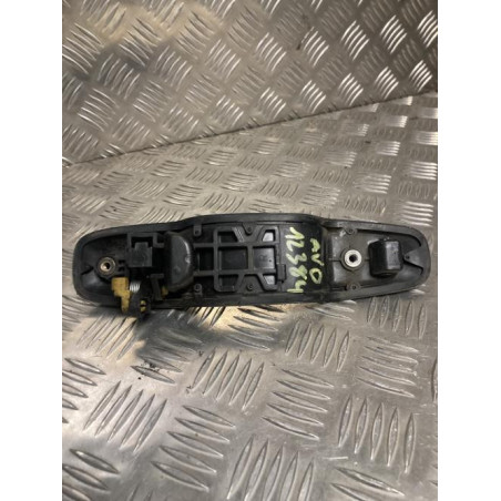 Poignee porte avant droit SUZUKI GRAND VITARA 1 d’occasion