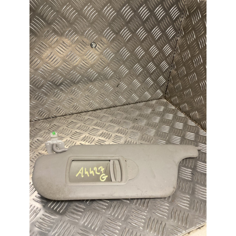Pare soleil gauche RENAULT CLIO 3 PHASE 1 BREAK d’occasion