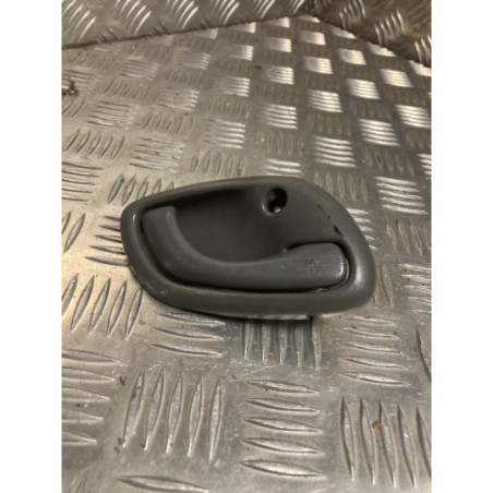 Poignee interieur avant droit SUZUKI GRAND VITARA 1 d’occasion
