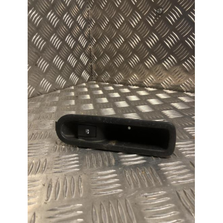 Interrupteur de leve vitre arriere droit RENAULT MEGANE 2 PHASE 1 d’occasion