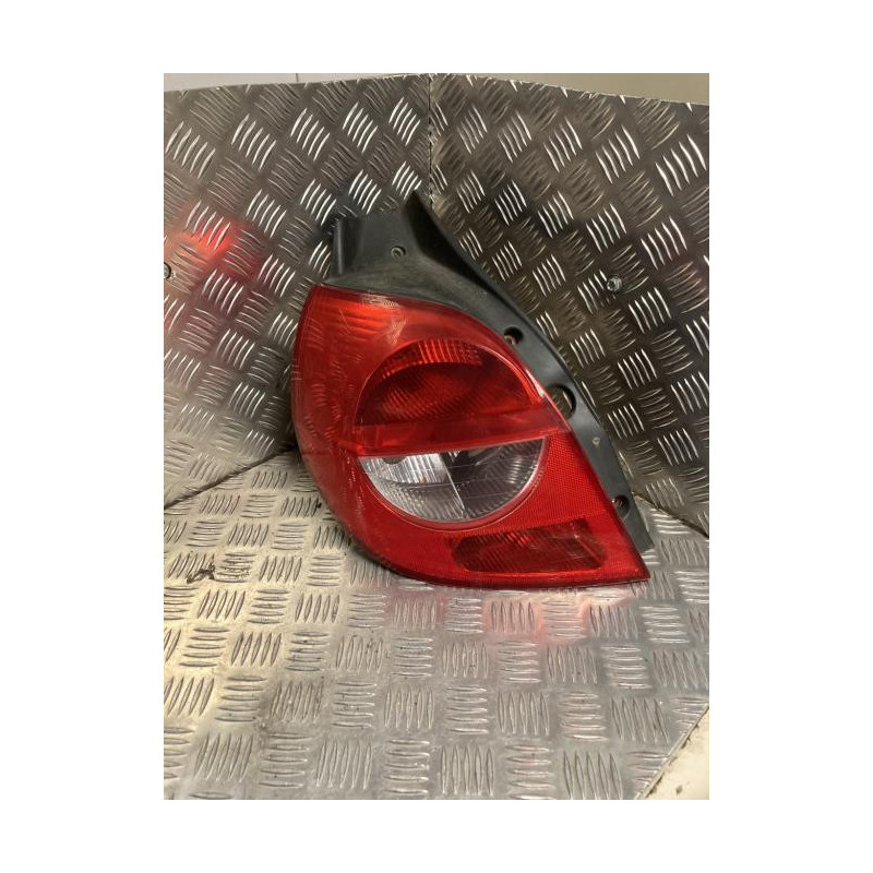Feu arriere principal gauche (feux) RENAULT CLIO 3 PHASE 1 d’occasion