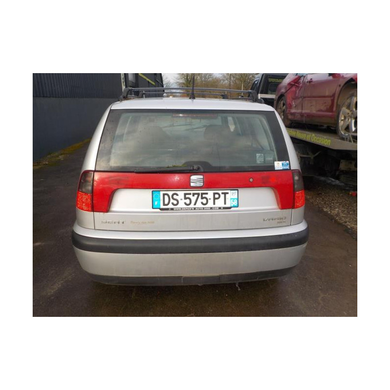 Platine feu arriere droit SEAT CORDOBA 1 VARIO PHASE 2 BREAK d’occasion