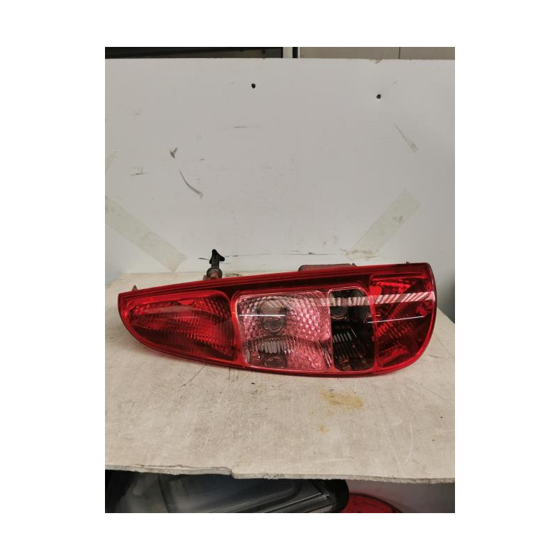 Feu arriere principal droit (feux) PEUGEOT 807 d’occasion