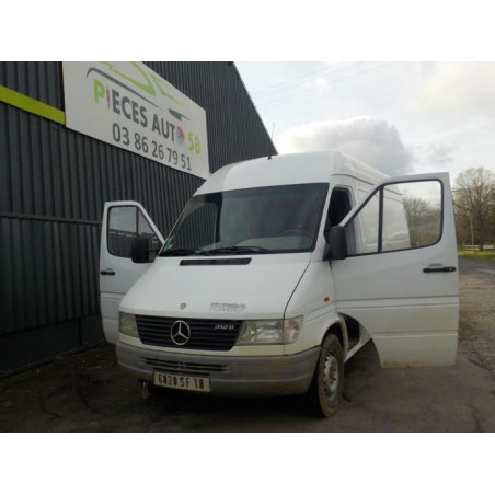 Optique avant secondaire gauche (feux)(clignotant) MERCEDES SPRINTER 1 PHASE 1 d’occasion