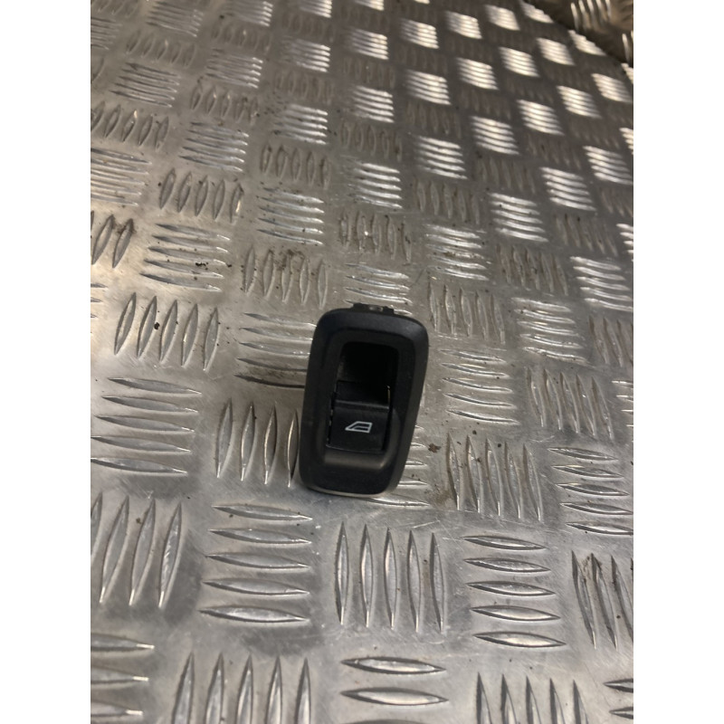 Interrupteur de leve vitre avant droit FORD FIESTA 6 PHASE 1 d’occasion