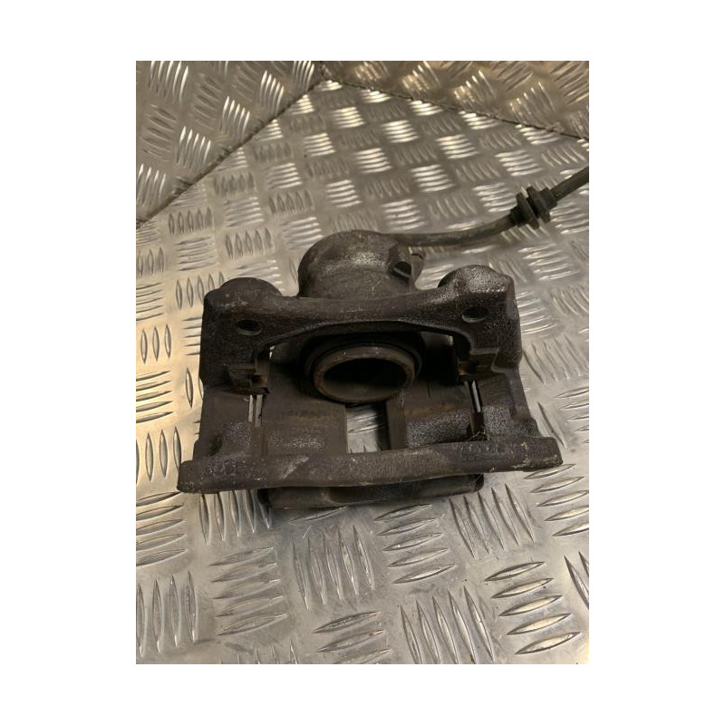 Etrier avant droit (freinage) RENAULT CLIO 4 PHASE 1 d’occasion