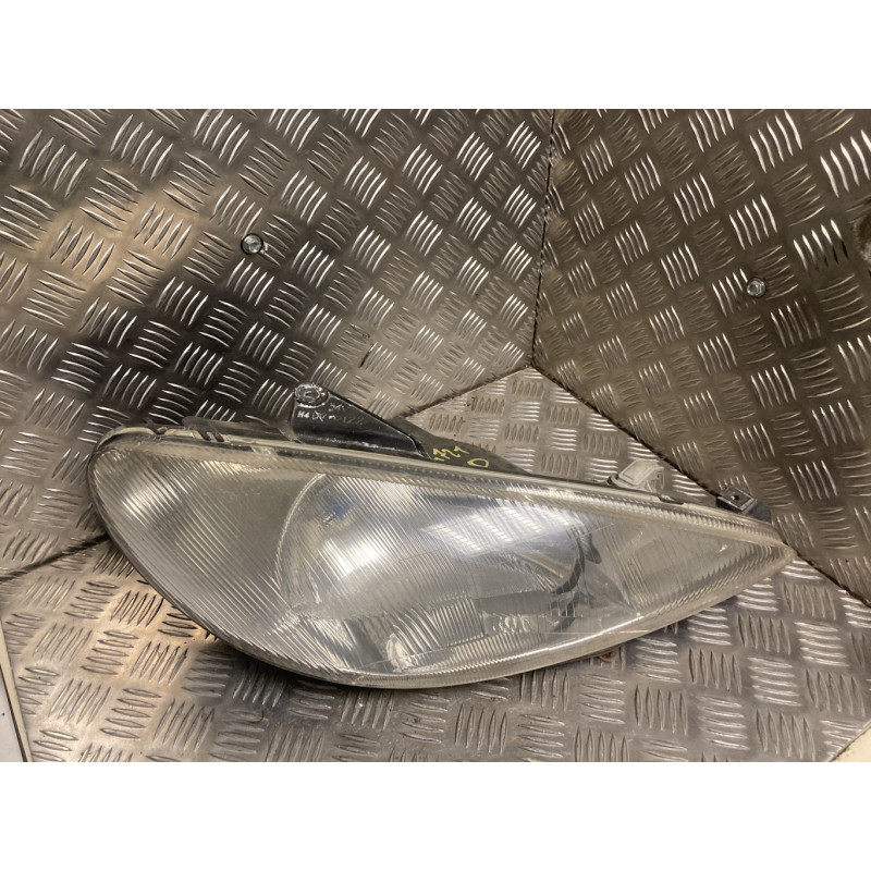 Optique avant principal droit (feux)(phare) PEUGEOT 206 PHASE 1 d’occasion