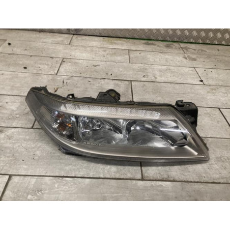 Optique avant principal droit (feux)(phare) RENAULT LAGUNA 2 PHASE 1 BREAK d’occasion