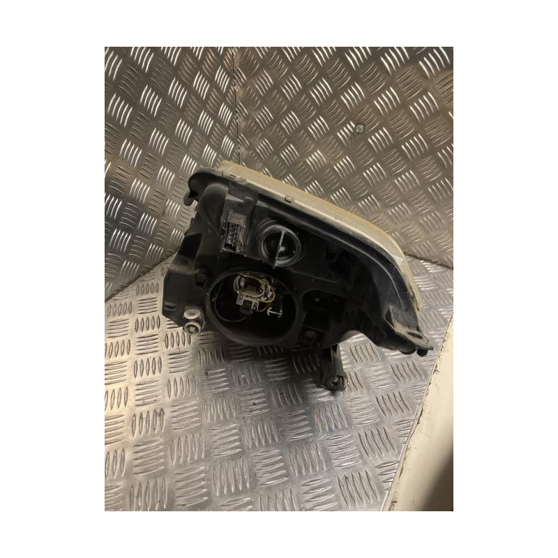 Optique avant principal droit (feux)(phare) CITROEN C2 PHASE 1 d’occasion